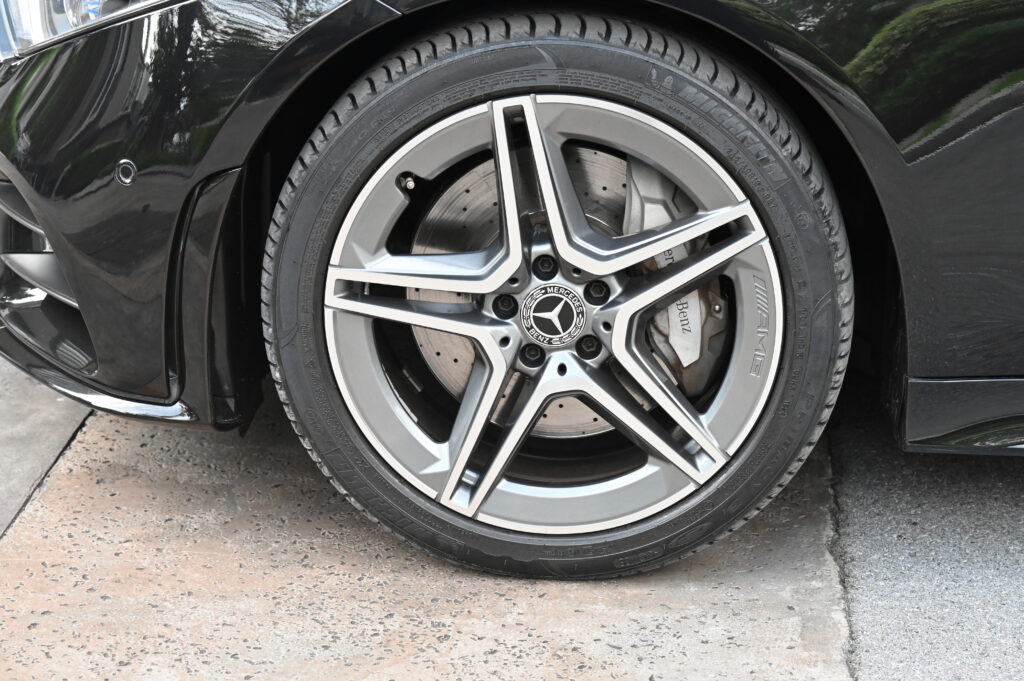 70,323 km Benz CLS 300d AMG Premium รถคุณหมอมือเดียว สวยมากสภาพดีเยี่ยม ประวัติศูนย์เบนซ์ทุกระยะครับ