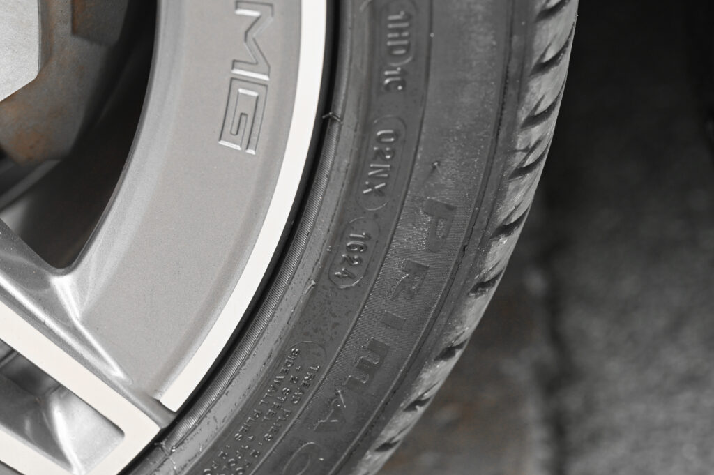 70,323 km Benz CLS 300d AMG Premium รถคุณหมอมือเดียว สวยมากสภาพดีเยี่ยม ประวัติศูนย์เบนซ์ทุกระยะครับ
