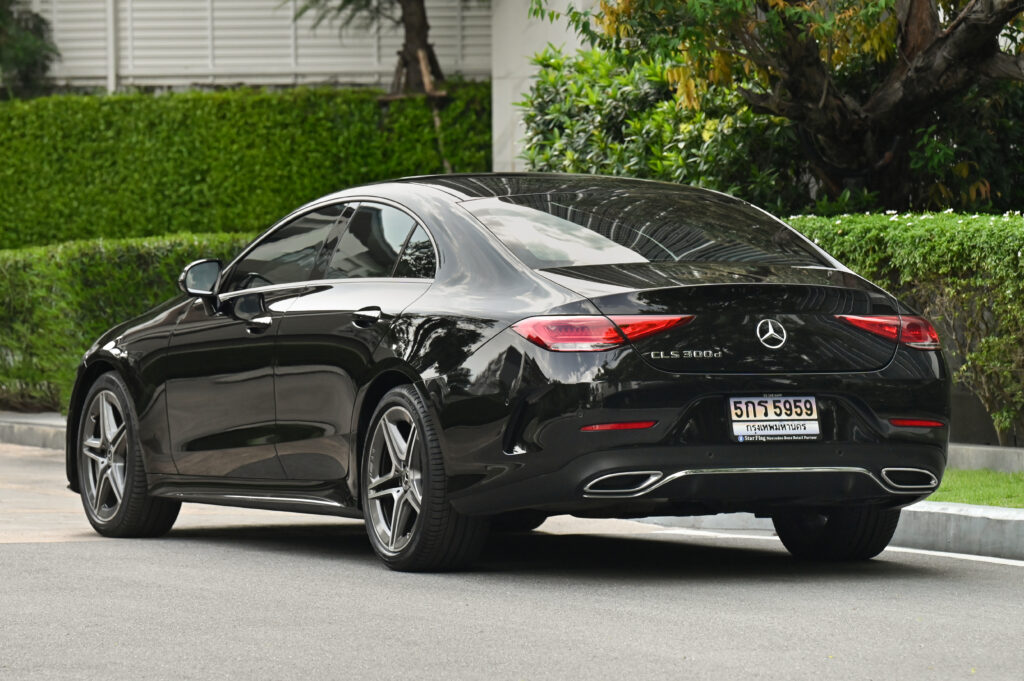 70,323 km Benz CLS 300d AMG Premium รถคุณหมอมือเดียว สวยมากสภาพดีเยี่ยม ประวัติศูนย์เบนซ์ทุกระยะครับ