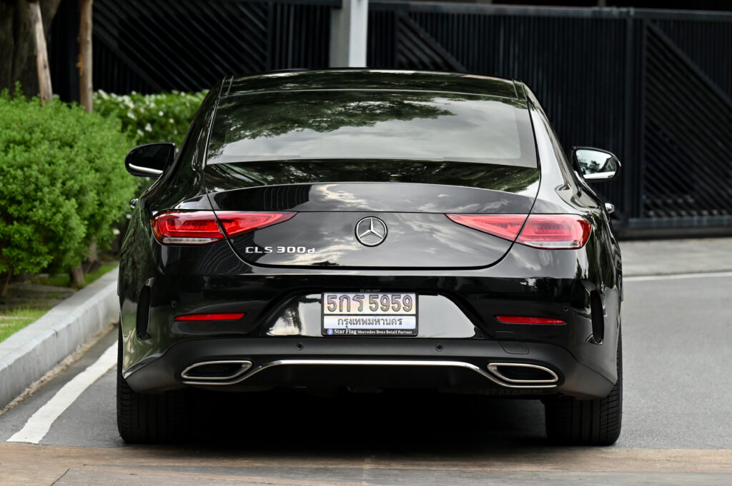 70,323 km Benz CLS 300d AMG Premium รถคุณหมอมือเดียว สวยมากสภาพดีเยี่ยม ประวัติศูนย์เบนซ์ทุกระยะครับ