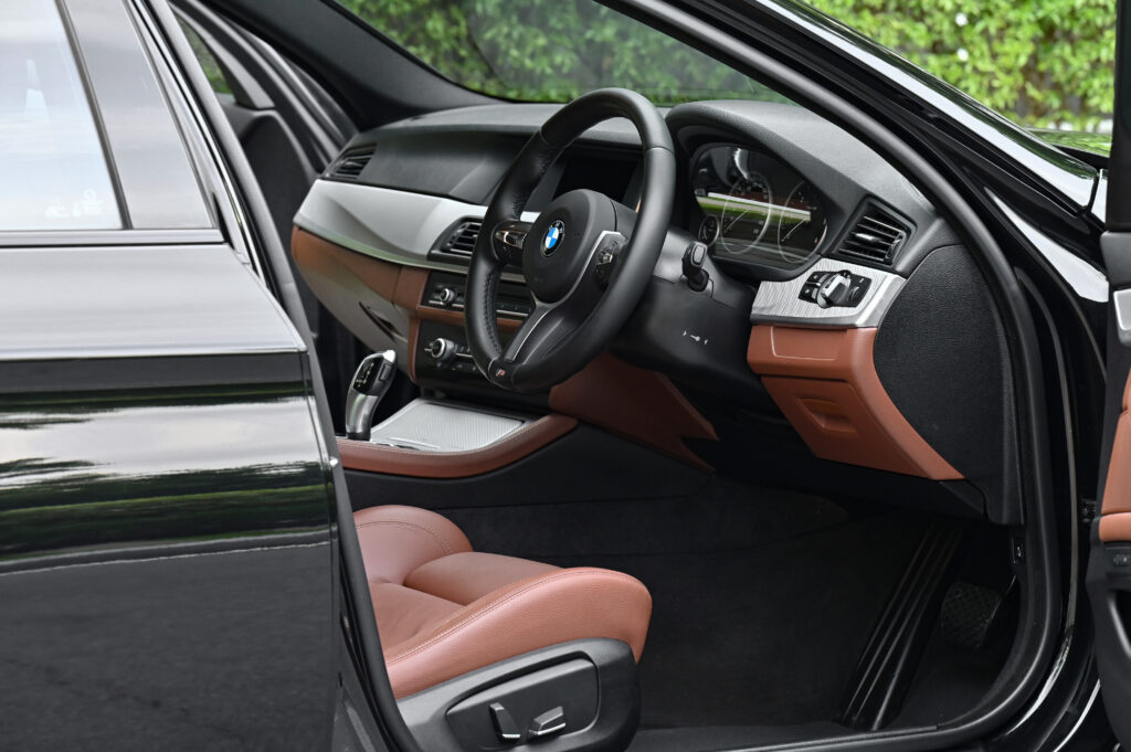 132,372 km BMW 520d M Sport F10 LCI ดีเซลฝาเล็ก B47 TwinPowerTurbo รถบ้านมือเดียวใช้งานน้อยสภาพดี
