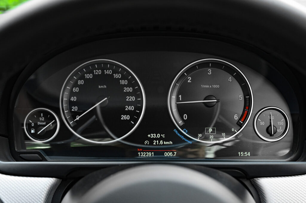 132,372 km BMW 520d M Sport F10 LCI ดีเซลฝาเล็ก B47 TwinPowerTurbo รถบ้านมือเดียวใช้งานน้อยสภาพดี