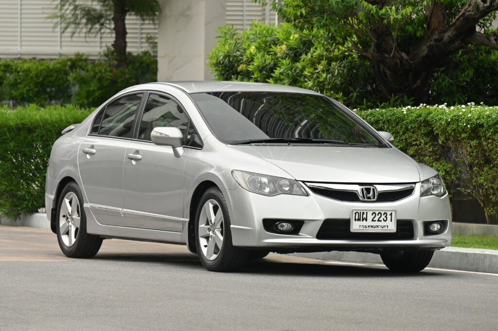 58,777 km Civic FD 1.8 E Minor Change รถบ้านมือเดียว ใช้งานน้อยมาก มีประวัติศูนย์ฮอนด้าทุกระยะครับ