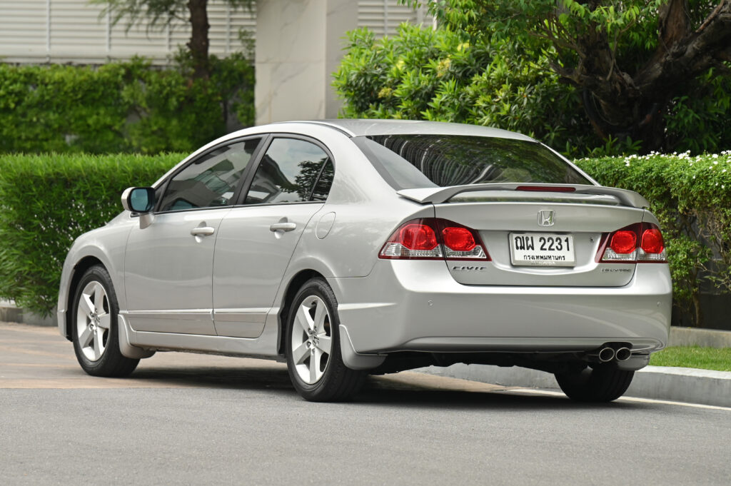 58,777 km Civic FD 1.8 E Minor Change รถบ้านมือเดียว ใช้งานน้อยมาก มีประวัติศูนย์ฮอนด้าทุกระยะครับ