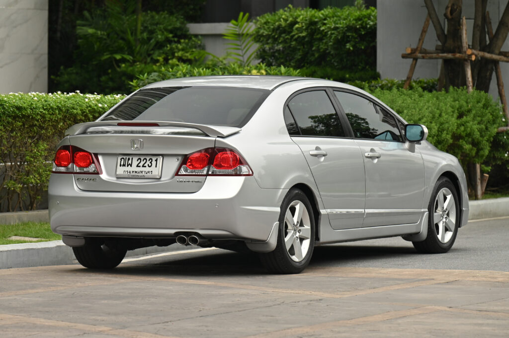 58,777 km Civic FD 1.8 E Minor Change รถบ้านมือเดียว ใช้งานน้อยมาก มีประวัติศูนย์ฮอนด้าทุกระยะครับ