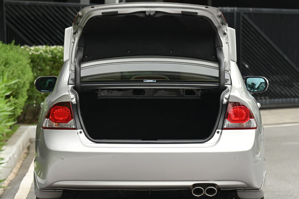 58,777 km Civic FD 1.8 E Minor Change รถบ้านมือเดียว ใช้งานน้อยมาก มีประวัติศูนย์ฮอนด้าทุกระยะครับ