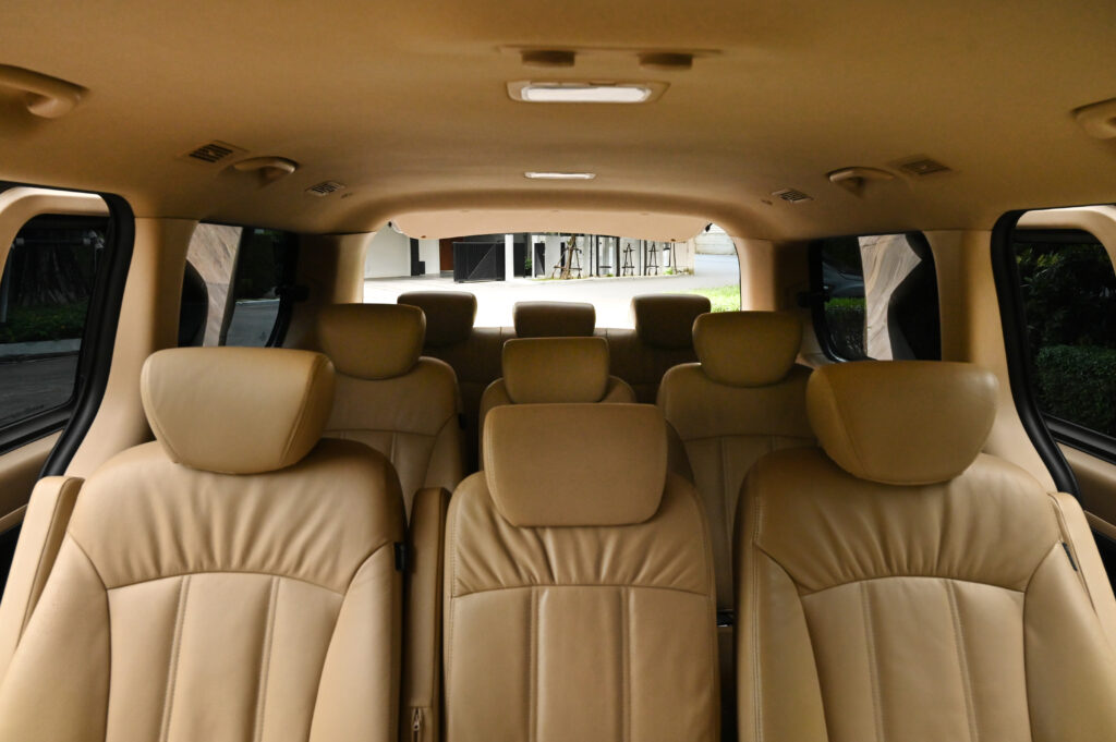 132,470 km Hyundai H-1 2.5 Deluxe มีประตูไฟฟ้าทั้ง 2 ด้าน เจ้าของเดียวซื้อเงินสด รถสวยสภาพดีมากครับ