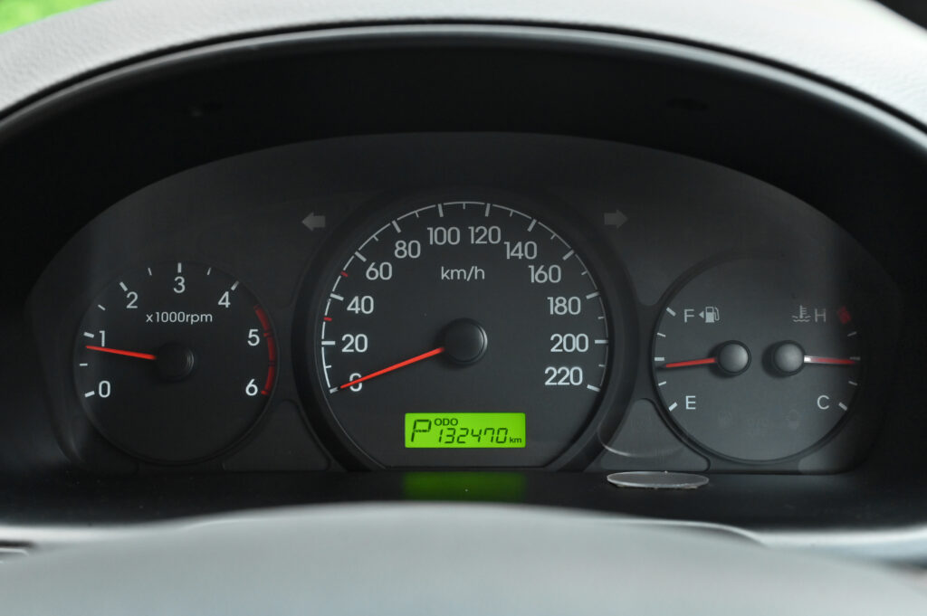 132,470 km Hyundai H-1 2.5 Deluxe มีประตูไฟฟ้าทั้ง 2 ด้าน เจ้าของเดียวซื้อเงินสด รถสวยสภาพดีมากครับ
