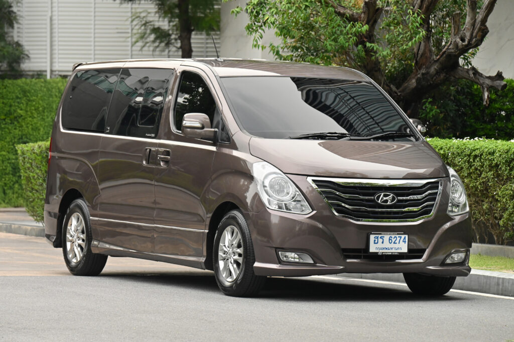 132,470 km Hyundai H-1 2.5 Deluxe มีประตูไฟฟ้าทั้ง 2 ด้าน เจ้าของเดียวซื้อเงินสด รถสวยสภาพดีมากครับ