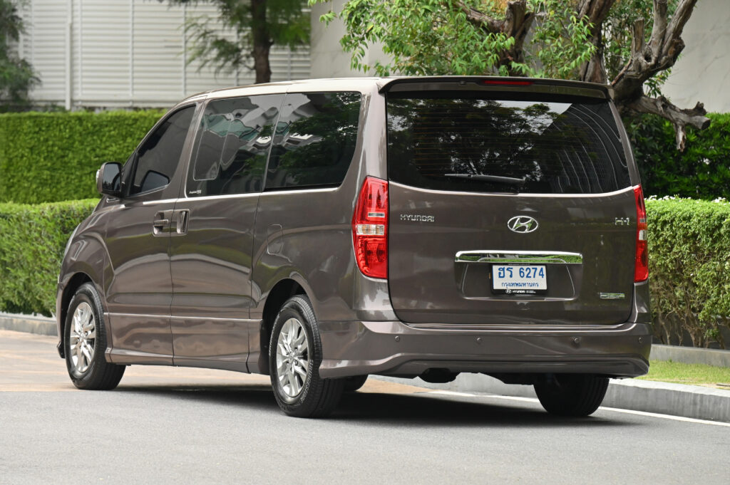 132,470 km Hyundai H-1 2.5 Deluxe มีประตูไฟฟ้าทั้ง 2 ด้าน เจ้าของเดียวซื้อเงินสด รถสวยสภาพดีมากครับ