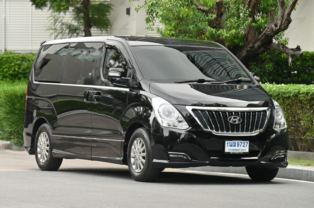 53,017 Km Hyundai H-1 Minor Change รถบ้านมือเดียวซื้อเงินสดเจ้าของลำดับที่ 1 ใช้งานน้อยสภาพดีมากครับ