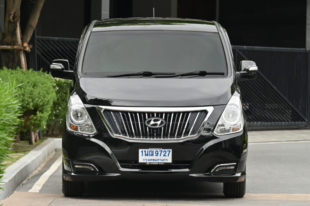 53,017 Km Hyundai H-1 Minor Change รถบ้านมือเดียวซื้อเงินสดเจ้าของลำดับที่ 1 ใช้งานน้อยสภาพดีมากครับ