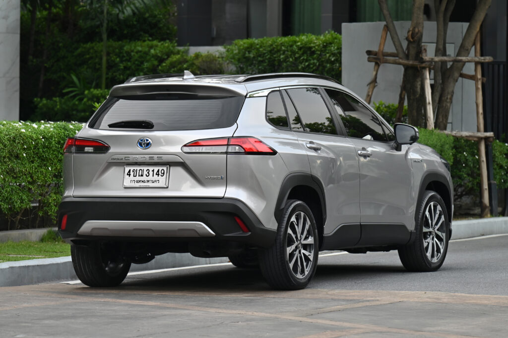 6,874 km Corolla CROSS 1.8 Hybrid Premium Safety เจ้าของชาวแคนนาดาใช้น้อยมาก สภาพเหมือนรถป้ายแดงครับ