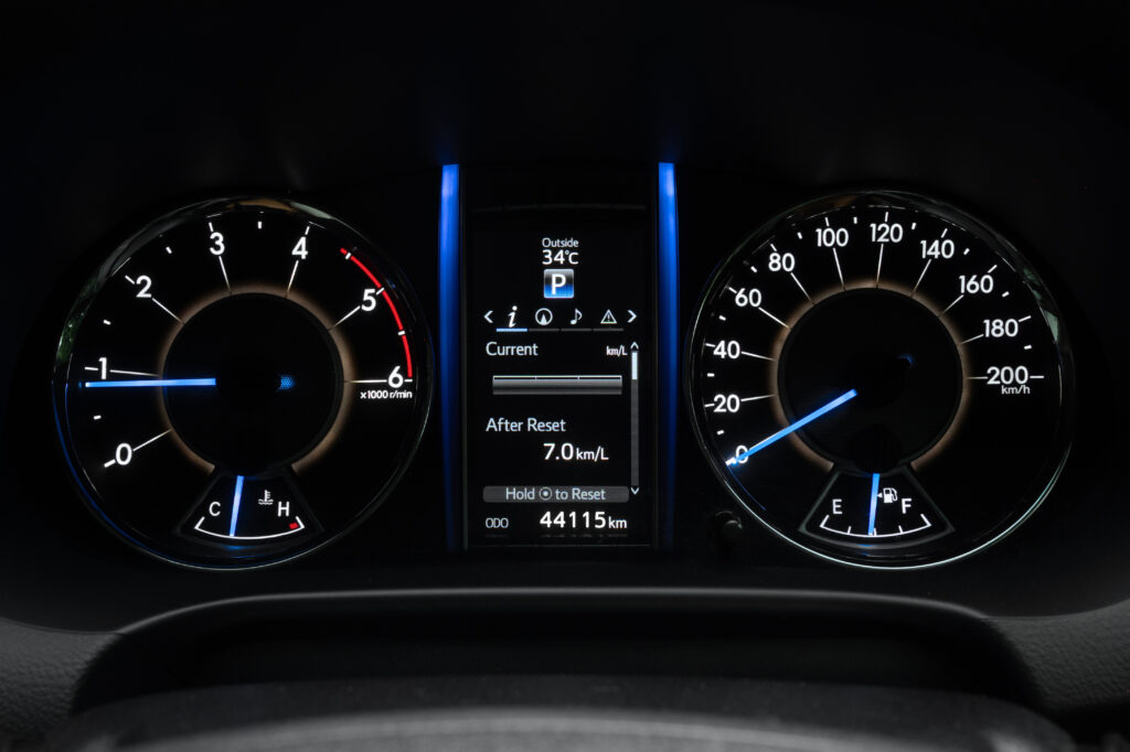 44,115 km Fortuner 2.8V 4WD รถบ้านใช้งานน้อยมากสภาพดี มีประวัติศูนย์โตโยต้าตามระยะครับ