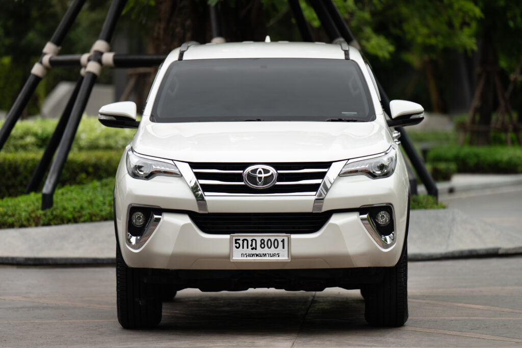 44,115 km Fortuner 2.8V 4WD รถบ้านใช้งานน้อยมากสภาพดี มีประวัติศูนย์โตโยต้าตามระยะครับ