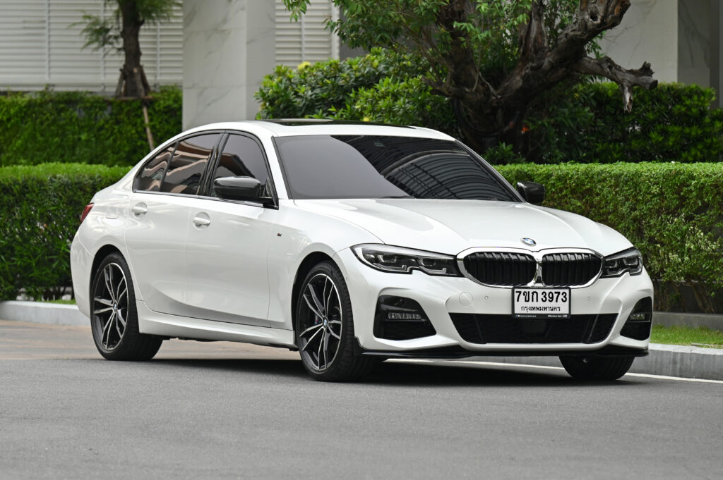 60,483 km BMW 330e M Sport G20 MY2021 เพิ่ม Adaptive Cruise Control Stop & Go รถบ้านมือเดียวสภาพดี