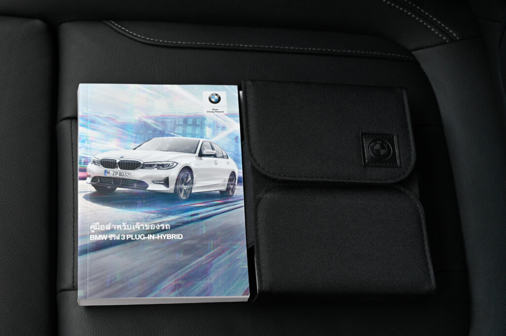 BMW 330e M Sport สีพิเศษ น้ำเงิน Portimao Blue สวยมาก Warranty ถึงปี 2026 รถบ้านมือเดียวสภาพดีเยี่ยม