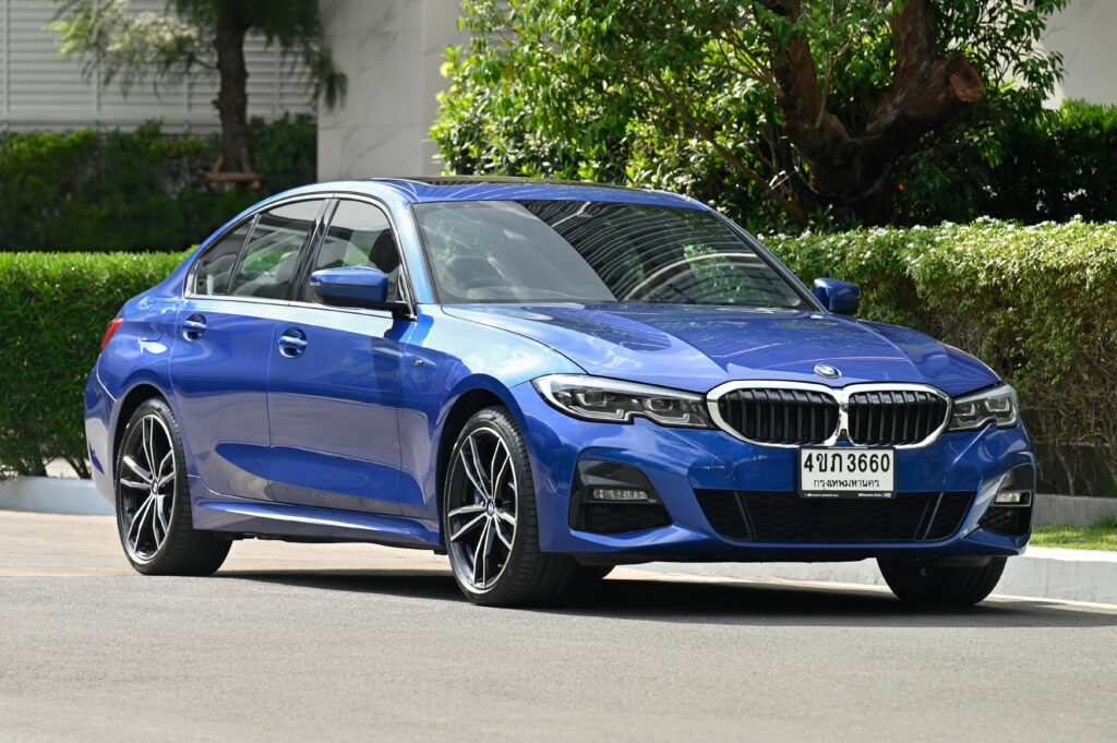 BMW 330e M Sport สีพิเศษ น้ำเงิน Portimao Blue สวยมาก Warranty ถึงปี 2026 รถบ้านมือเดียวสภาพดีเยี่ยม