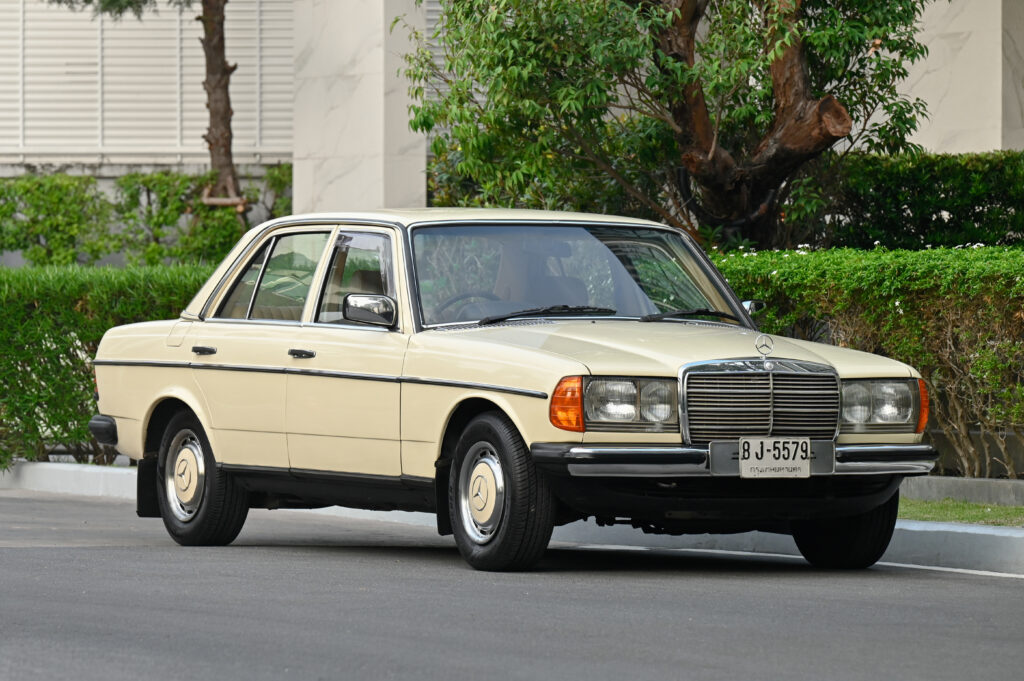 เหมือนถูกคําสั่งให้ประหาร ดุจยืนฟังศาลอ่านคําพิพากษา ขาย BENZ W123 200 MT 1983 ของนักร้องชื่อดังครับ