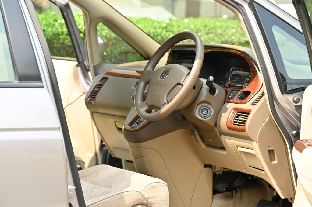 ไมล์แท้ 71,706 km Honda Odyssey RA6 2.3 VTi รถบ้านมือเดียวสภาพดี มีประวัติศูนย์ฮอนด้าจนถึงปัจจุบัน