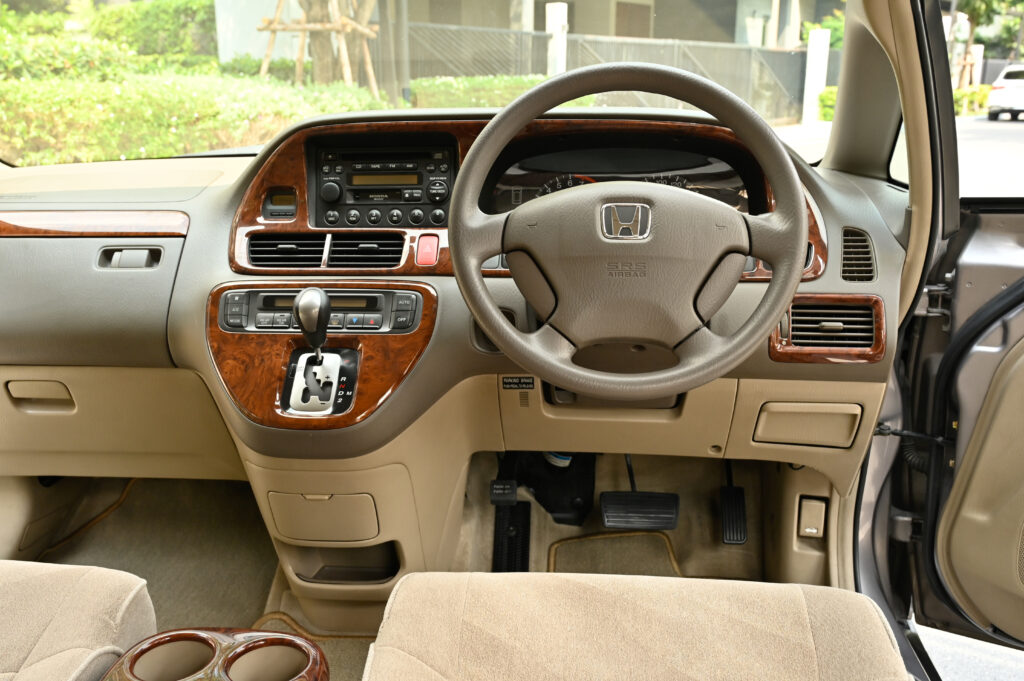 ไมล์แท้ 71,706 km Honda Odyssey RA6 2.3 VTi รถบ้านมือเดียวสภาพดี มีประวัติศูนย์ฮอนด้าจนถึงปัจจุบัน