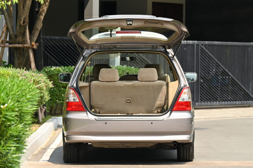 ไมล์แท้ 71,706 km Honda Odyssey RA6 2.3 VTi รถบ้านมือเดียวสภาพดี มีประวัติศูนย์ฮอนด้าจนถึงปัจจุบัน