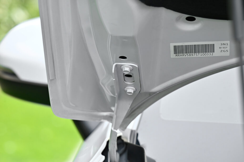 14,000 km Honda HR-V e:HEV RS Minorchange ตัวท็อปรุ่นล่าสุด หลังคา Sunroof รถบ้านมือเดียวสภาพป้ายแดง