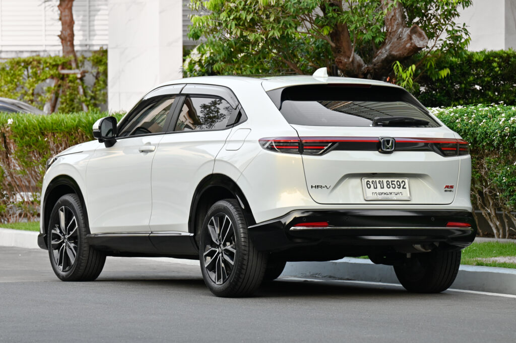 14,000 km Honda HR-V e:HEV RS Minorchange ตัวท็อปรุ่นล่าสุด หลังคา Sunroof รถบ้านมือเดียวสภาพป้ายแดง