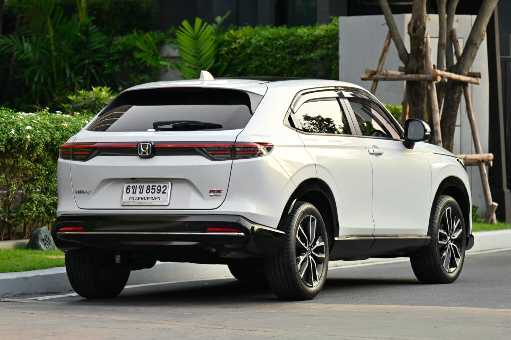 14,000 km Honda HR-V e:HEV RS Minorchange ตัวท็อปรุ่นล่าสุด หลังคา Sunroof รถบ้านมือเดียวสภาพป้ายแดง