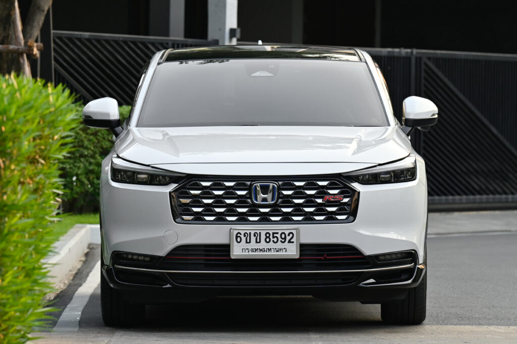 14,000 km Honda HR-V e:HEV RS Minorchange ตัวท็อปรุ่นล่าสุด หลังคา Sunroof รถบ้านมือเดียวสภาพป้ายแดง