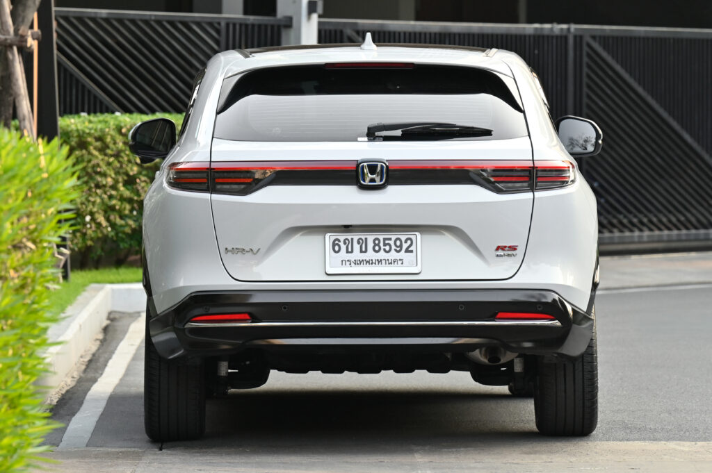 14,000 km Honda HR-V e:HEV RS Minorchange ตัวท็อปรุ่นล่าสุด หลังคา Sunroof รถบ้านมือเดียวสภาพป้ายแดง