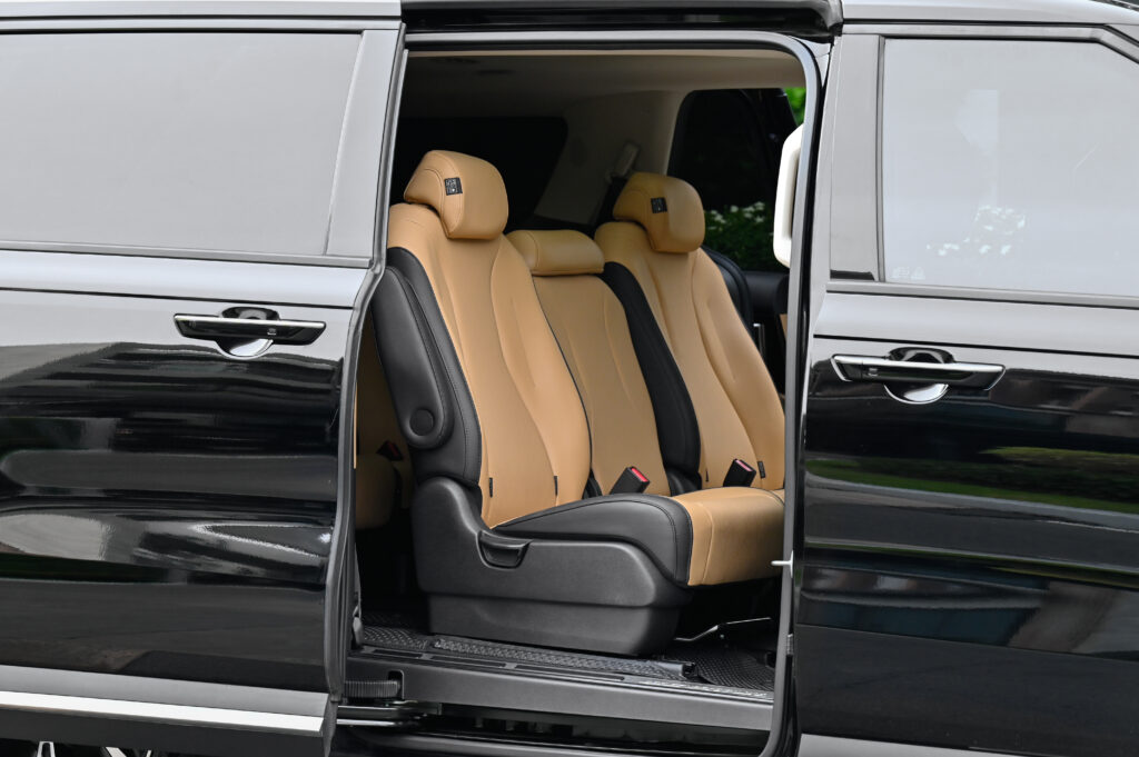 40,000 km KIA Carnival 2.2 SXL Sunroof MY22 โลโก้ใหม่ รุ่นท็อปสุด รถมือเดียว มีประวัติศูนย์ทุกระยะ