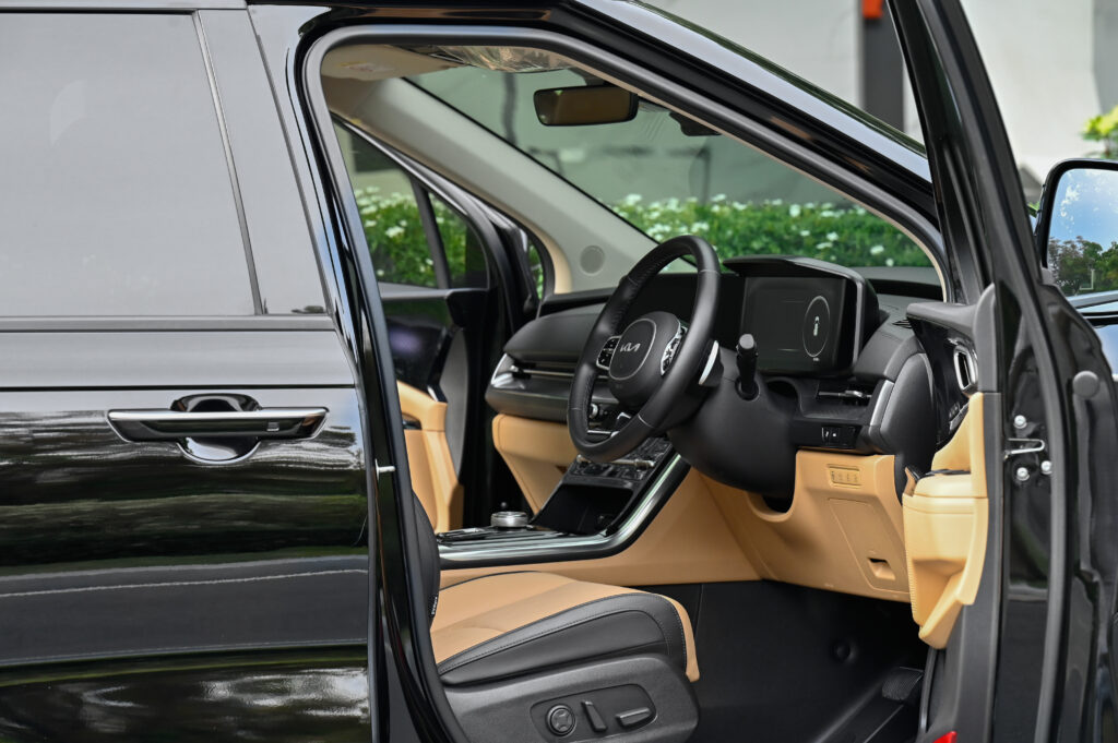 40,000 km KIA Carnival 2.2 SXL Sunroof MY22 โลโก้ใหม่ รุ่นท็อปสุด รถมือเดียว มีประวัติศูนย์ทุกระยะ