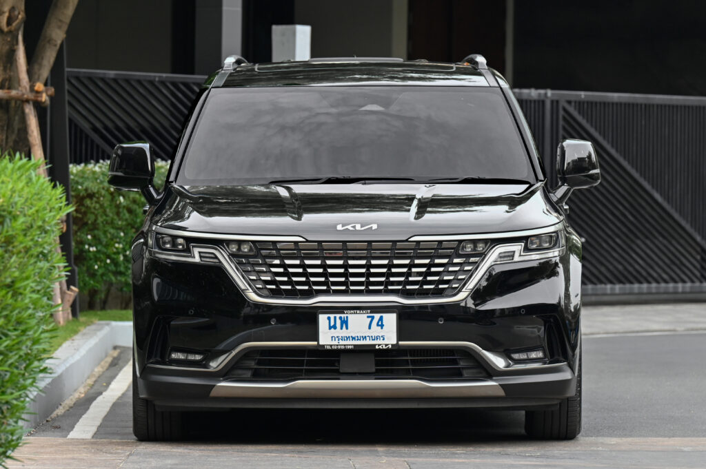 40,000 km KIA Carnival 2.2 SXL Sunroof MY22 โลโก้ใหม่ รุ่นท็อปสุด รถมือเดียว มีประวัติศูนย์ทุกระยะ