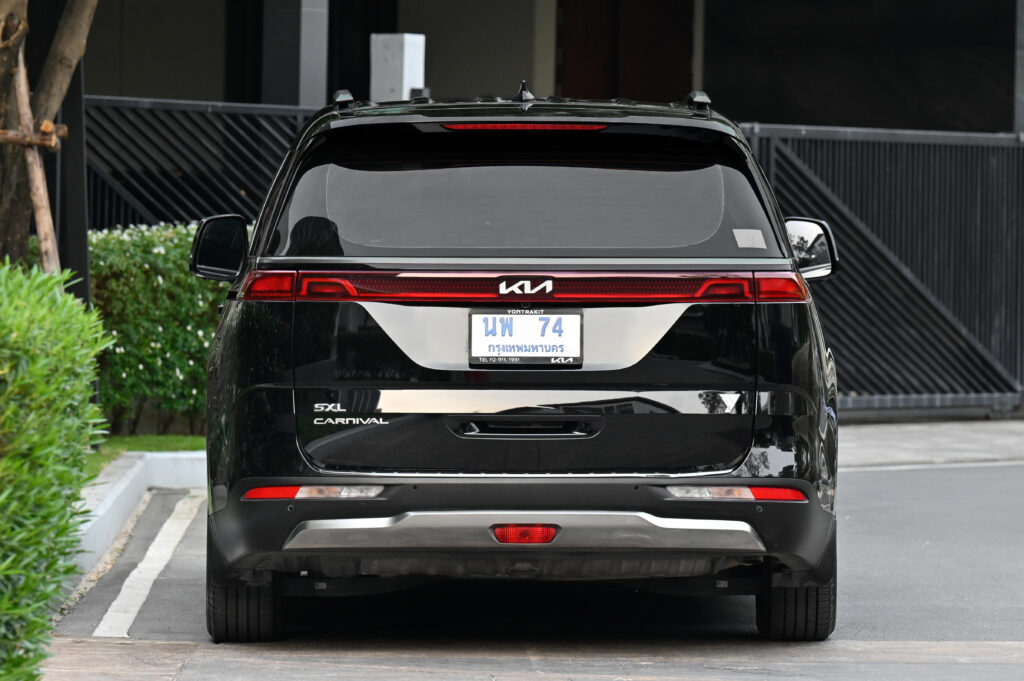 40,000 km KIA Carnival 2.2 SXL Sunroof MY22 โลโก้ใหม่ รุ่นท็อปสุด รถมือเดียว มีประวัติศูนย์ทุกระยะ