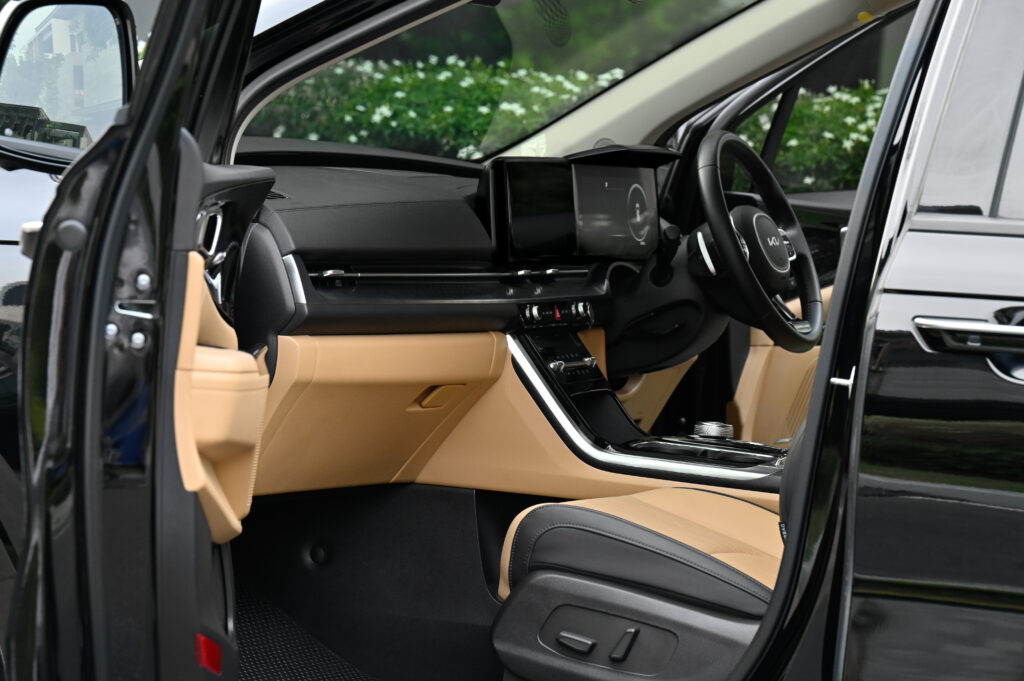 40,000 km KIA Carnival 2.2 SXL Sunroof MY22 โลโก้ใหม่ รุ่นท็อปสุด รถมือเดียว มีประวัติศูนย์ทุกระยะ