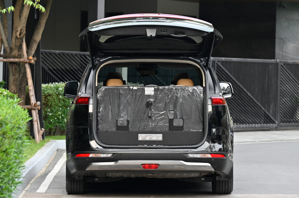 40,000 km KIA Carnival 2.2 SXL Sunroof MY22 โลโก้ใหม่ รุ่นท็อปสุด รถมือเดียว มีประวัติศูนย์ทุกระยะ