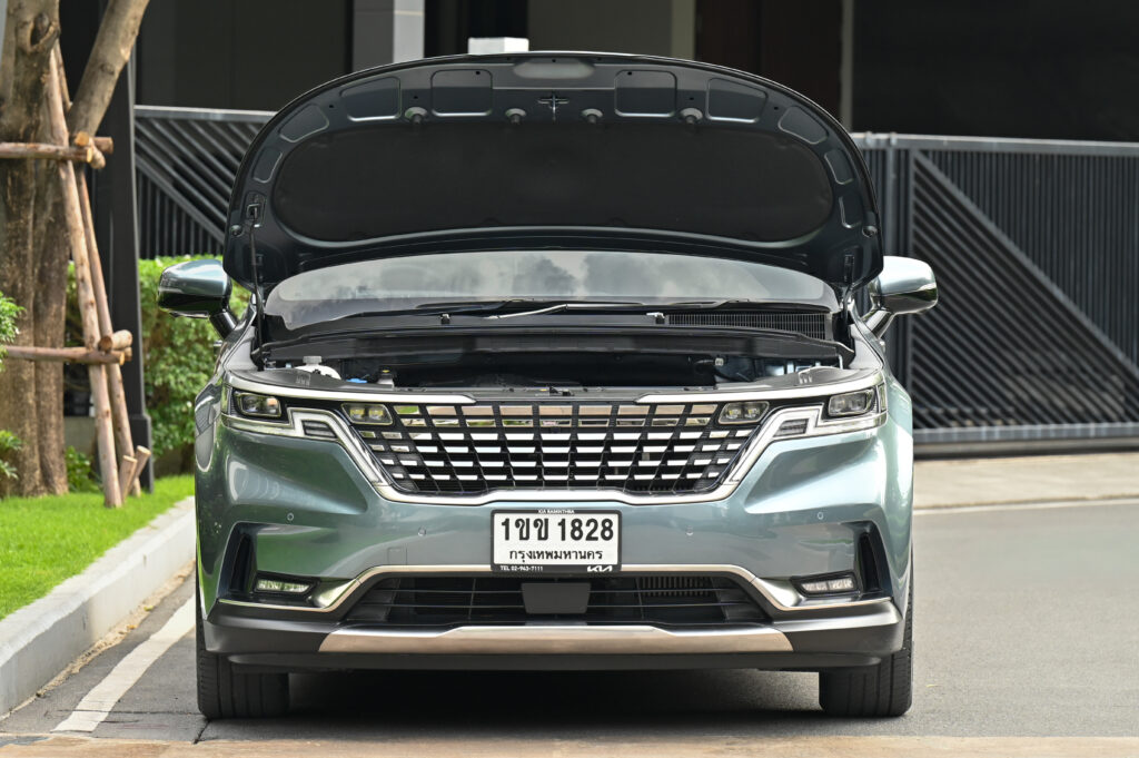 30,000 km KIA Carnival 2.2 SXL Luxury เบาะ Captain Seat 7 ที่นั่ง ป้ายดำ รย.1 ปี 24 รถมือเดียวสภาพดี