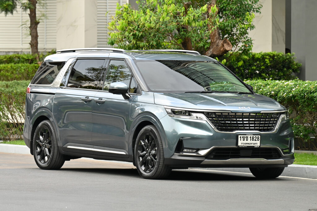 30,000 km KIA Carnival 2.2 SXL Luxury เบาะ Captain Seat 7 ที่นั่ง ป้ายดำ รย.1 ปี 24 รถมือเดียวสภาพดี