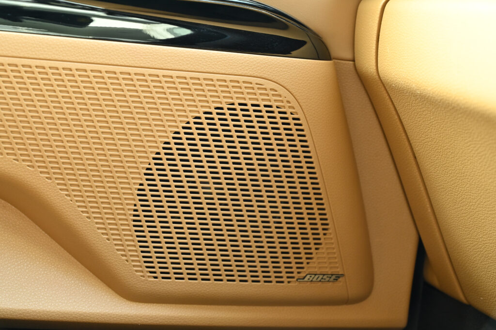 30,000 km KIA Carnival 2.2 SXL Luxury เบาะ Captain Seat 7 ที่นั่ง ป้ายดำ รย.1 ปี 24 รถมือเดียวสภาพดี