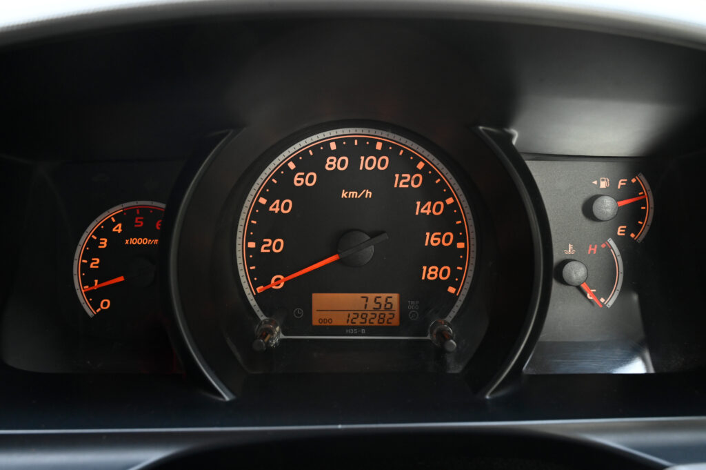 129,282 km ขายรถราชการสำนักงาน ป.ป.ช. Toyota Commuter 2.5 D4D สวยมาก ใช้งานน้อย สภาพดีเยี่ยมครับ