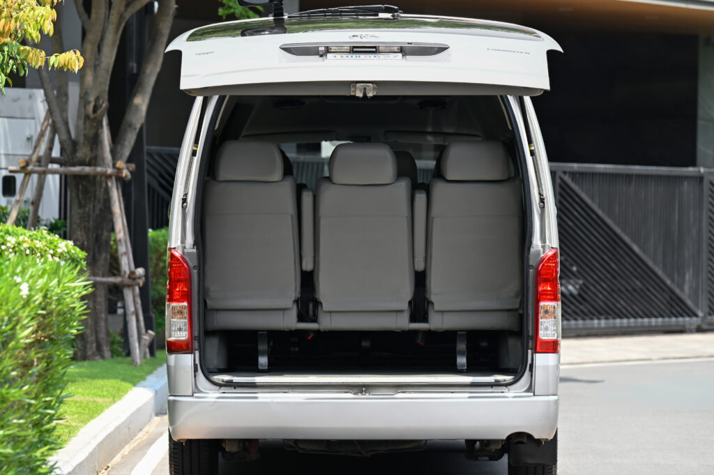 ขาย Toyota Commuter 3.0 D4D Minorchange รถราชการสำนักงาน ป.ป.ช. สวยมาก ใช้งานน้อย สภาพดีเยี่ยมครับ