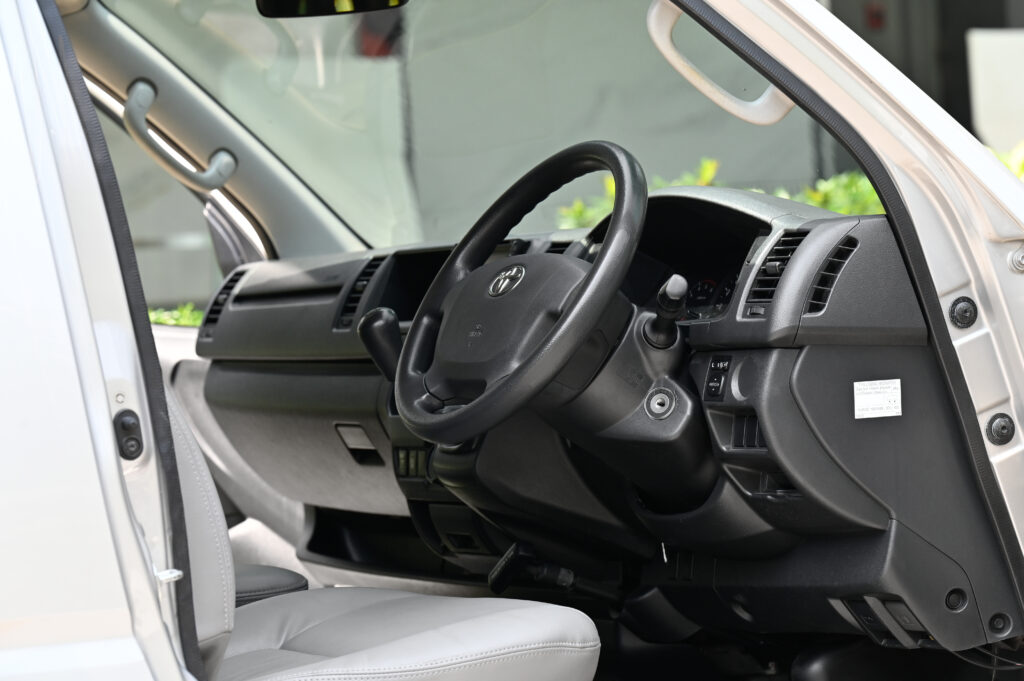ขาย Toyota Commuter 3.0 D4D Minorchange รถราชการสำนักงาน ป.ป.ช. สวยมาก ใช้งานน้อย สภาพดีเยี่ยมครับ