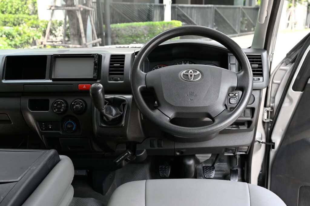 ขาย Toyota Commuter 3.0 D4D Minorchange รถราชการสำนักงาน ป.ป.ช. สวยมาก ใช้งานน้อย สภาพดีเยี่ยมครับ