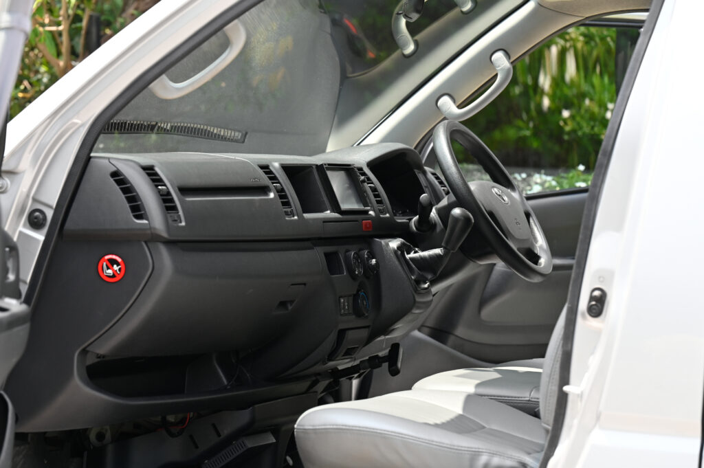ขาย Toyota Commuter 3.0 D4D Minorchange รถราชการสำนักงาน ป.ป.ช. สวยมาก ใช้งานน้อย สภาพดีเยี่ยมครับ