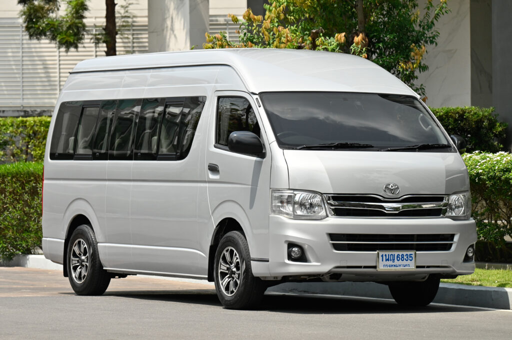 102,213 km ไมล์แท้รถราชการสำนักงาน ป.ป.ช. Toyota Commuter 2.5 D4D สวยมาก ใช้งานน้อย สภาพดีเยี่ยมครับ