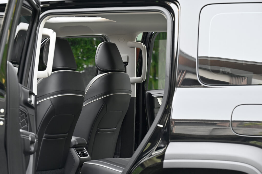 800 km GMW TANK 300 DIESEL 2.4 Ultra 4WD รุ่นท็อปสุด เจ้าของชาวอังกฤษมือเดียว ซื้อเงินสดสภาพป้ายแดง