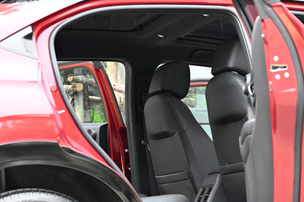รถ 1 เดือน 4,000 km Honda HR-V e:HEV RS Minorchange TOP สุดหลังคา Panoramic Sunroof สภาพดีเยี่ยมครับ