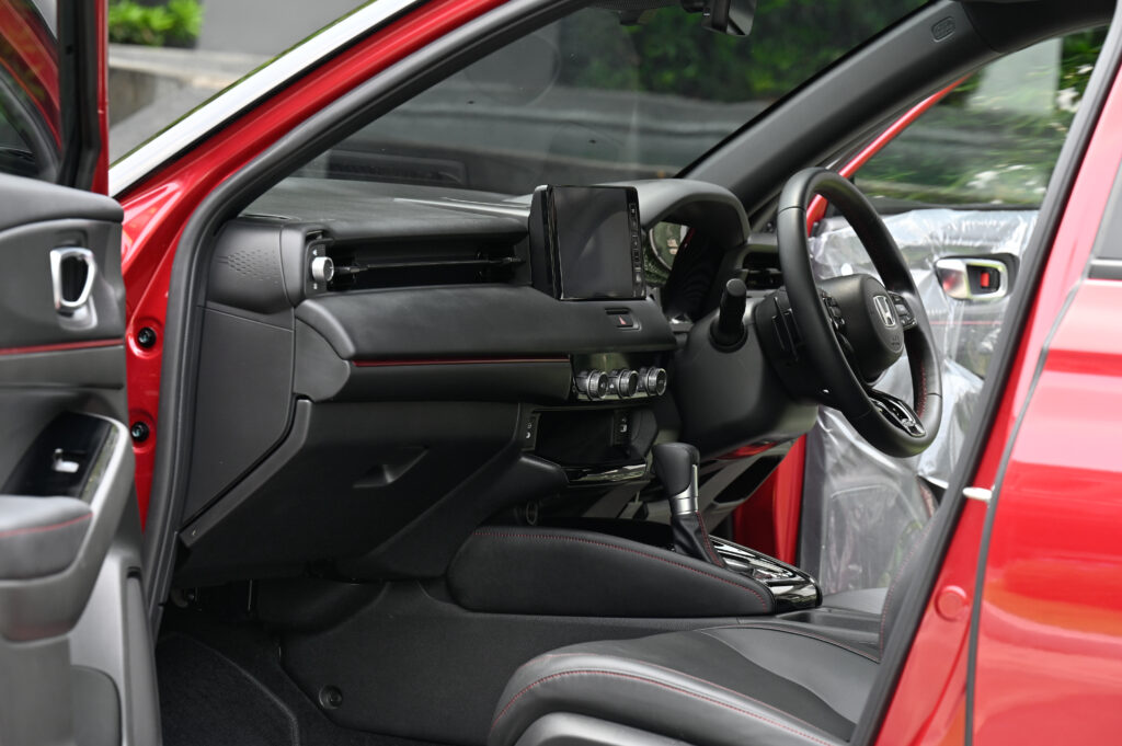 รถ 1 เดือน 4,000 km Honda HR-V e:HEV RS Minorchange TOP สุดหลังคา Panoramic Sunroof สภาพดีเยี่ยมครับ