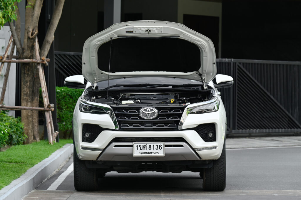 40,000 km Toyota Fortuner 2.4 V Minorchange รถบ้านมือเดียวใช้งานน้อย สภาพดีเยี่ยม